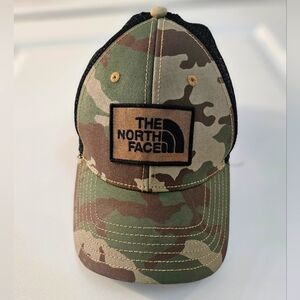 Print Mudder Trucker Hat - Green In Burnt Olive Green Disrupt Camo